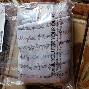 Thirty One Avenue Scarf (Virtuous Verses)